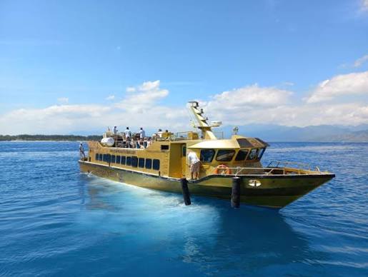 Golden Queen Fast Boat